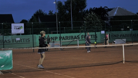 TCZ'ers Meet Start To Tennissers 2019 W (25)