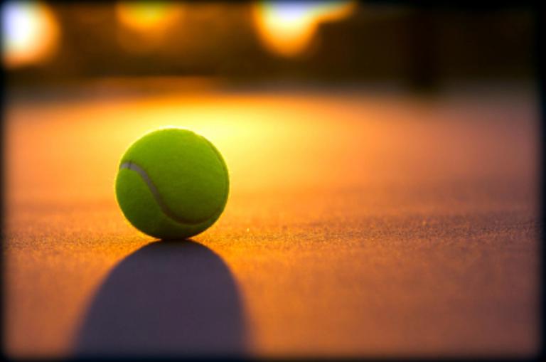 Tennisbal Zonsondergang 02 W